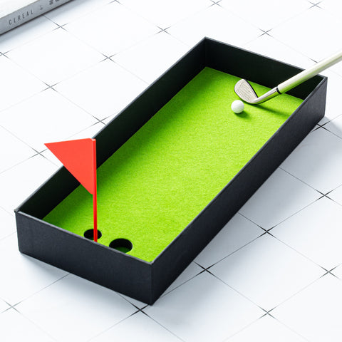 Simulación creativa Campo de prácticas Caja de regalo Pluma Club de golf